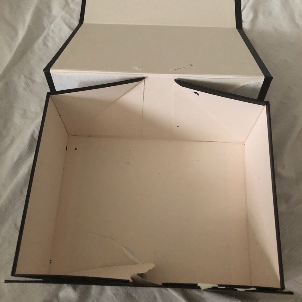 Authentic Gucci Empty Gift Box - Picture 3 of 3
